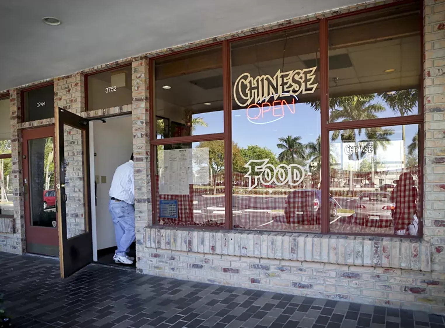 Closer Look Wings Chinese Restaurant in Davie South Florida