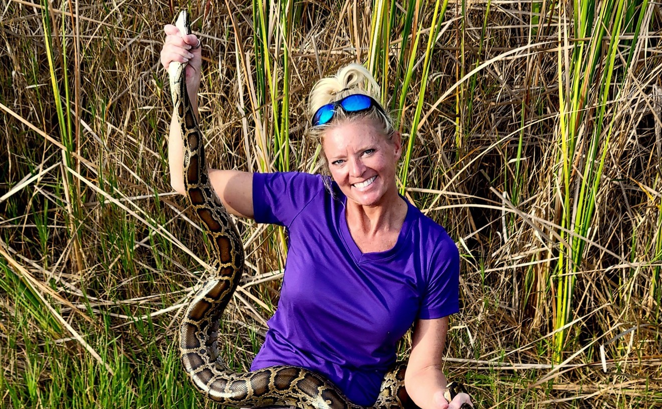 Python Hunter Takes Tourists Into the Everglades