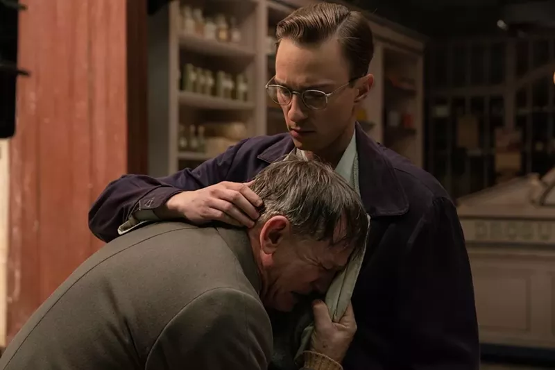 Image: Daniel Craig and Drew Starkey in Queer