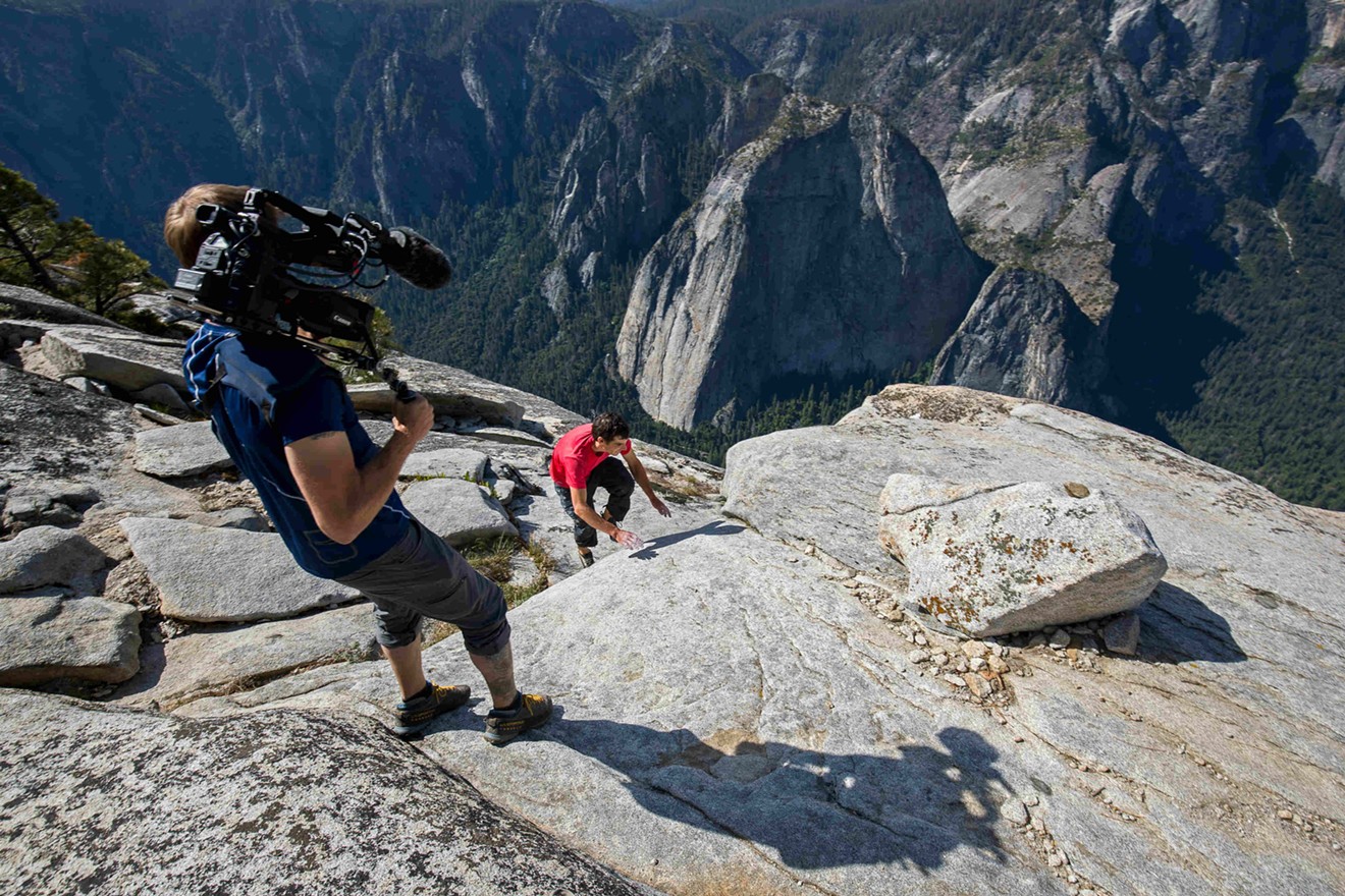 Alex Honnold’s ropeless ascent up the sheer face of Yellowstone’s 3,200-foot rock formation El Capitan is captured on camera for Free Solo, a suspenseful documentary directed by E. Chai Vasarhelyi and Jimmy Chin.