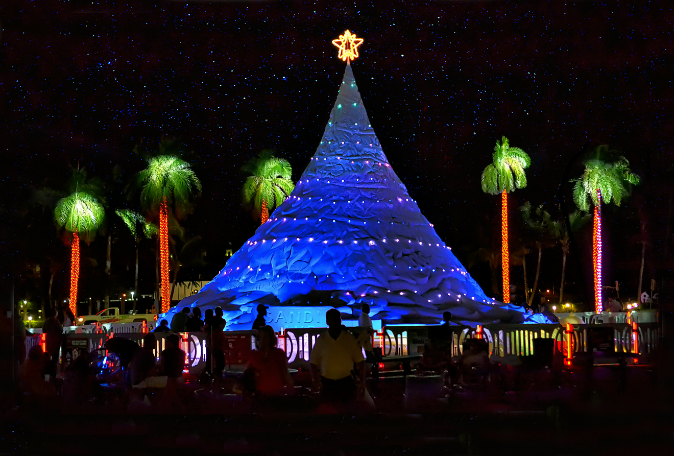 West Palm Beach's famous Christmas tree, Sandi, is made out of 700 tons of sand.