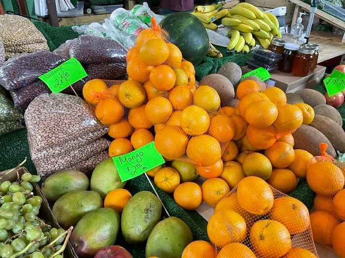 Fresh produce at Yellow Green Farmers Market. - PHOTO BY LAINE DOSS
