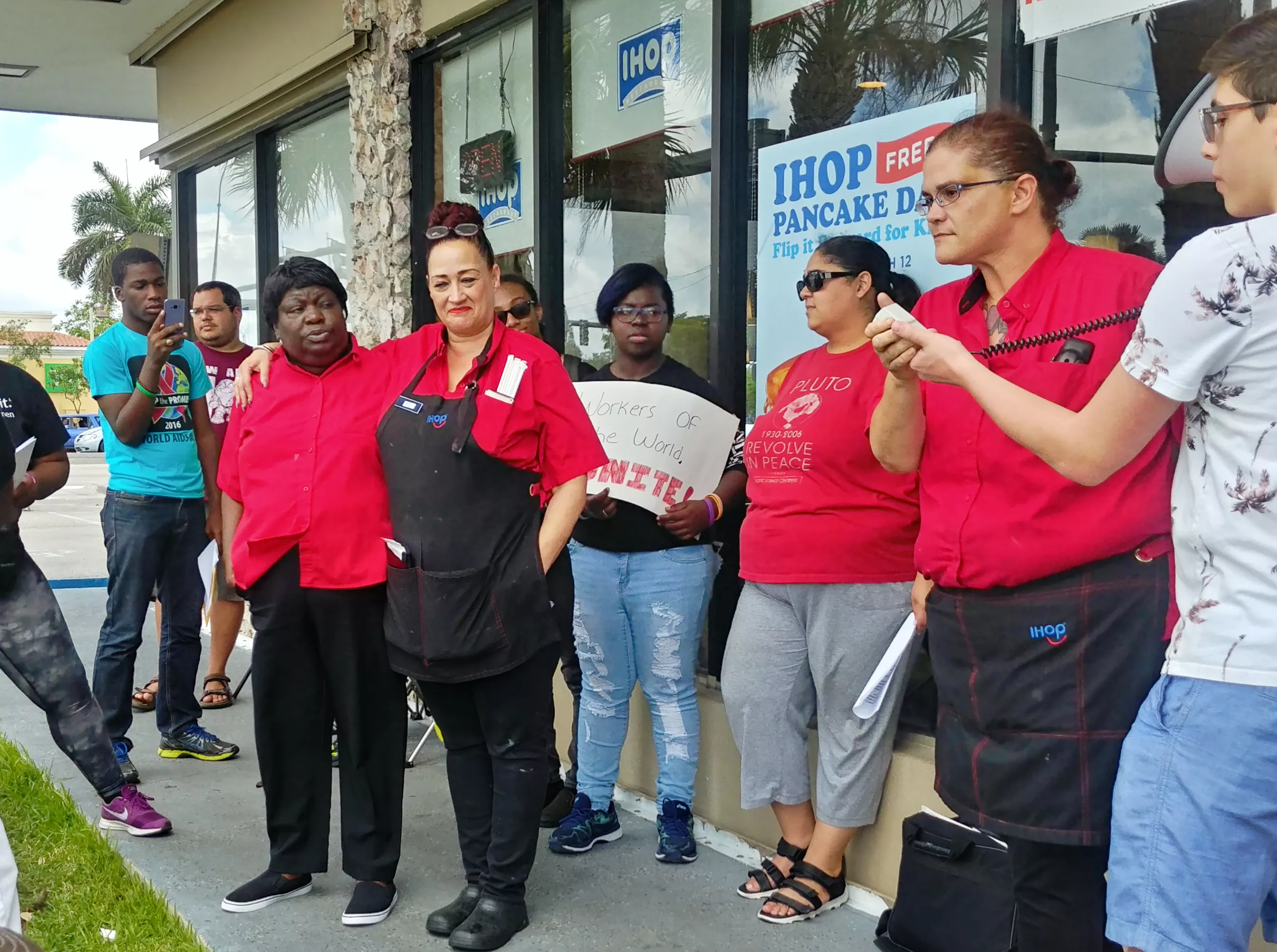 ihop-employees-in-plantation-florida-protest-chase-bank-new-times-broward-palm-beach