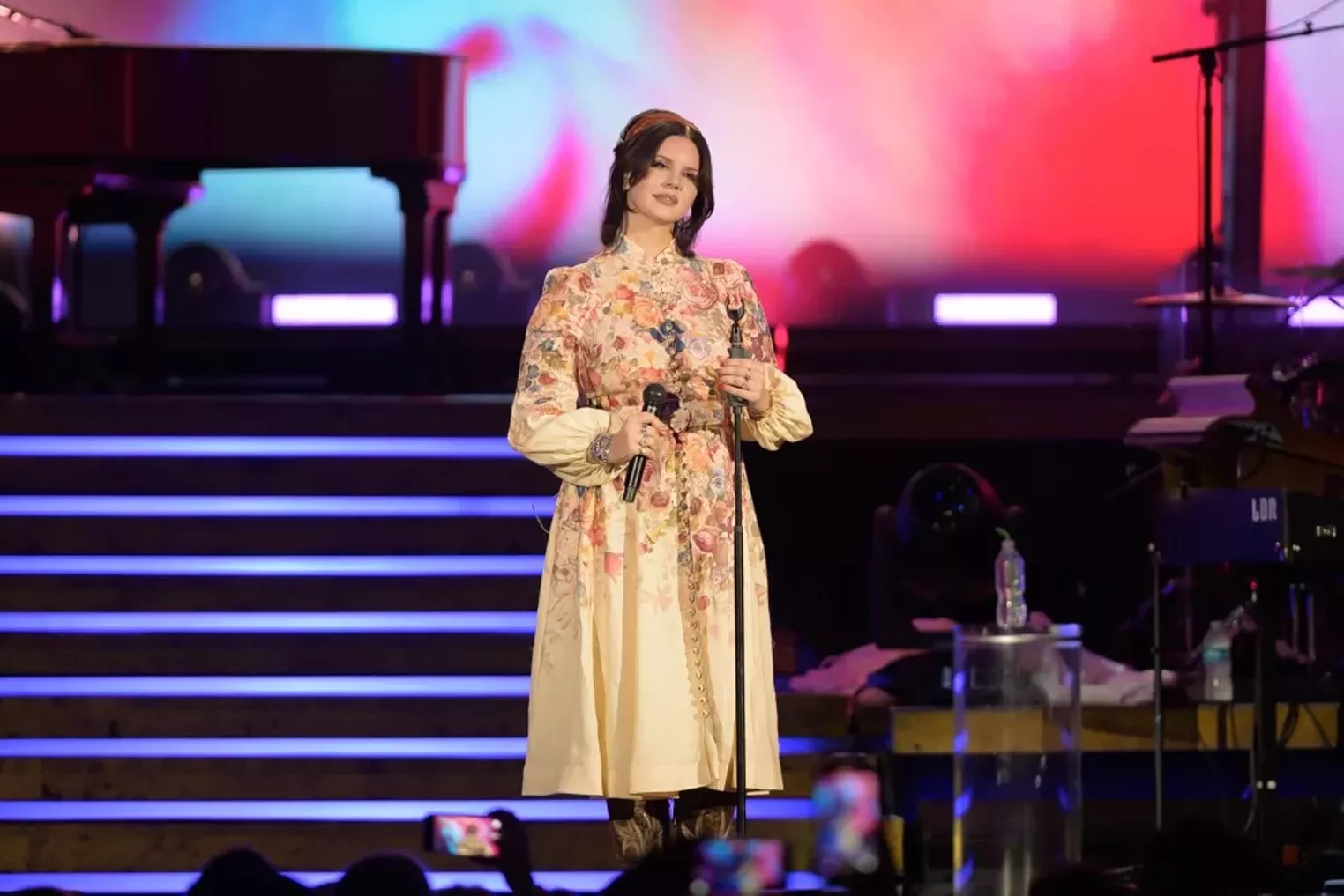 Review: Lana Del Rey Delivers Sad-Girl Magic in West Palm Beach | New Times Broward-Palm Beach - Vimarsana News