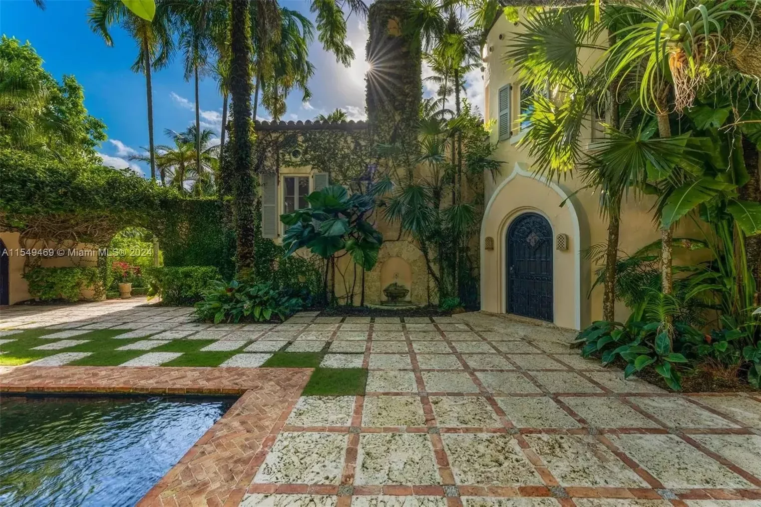 "Miami Vice" Mansion in Coconut Grove Hits Market for $30M | New Times Broward-Palm Beach - Vimarsana News